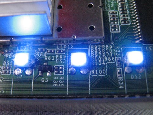 image:LaFonera_Hardware_Replace_LEDs_-_04_blue_leds_-_on.jpg